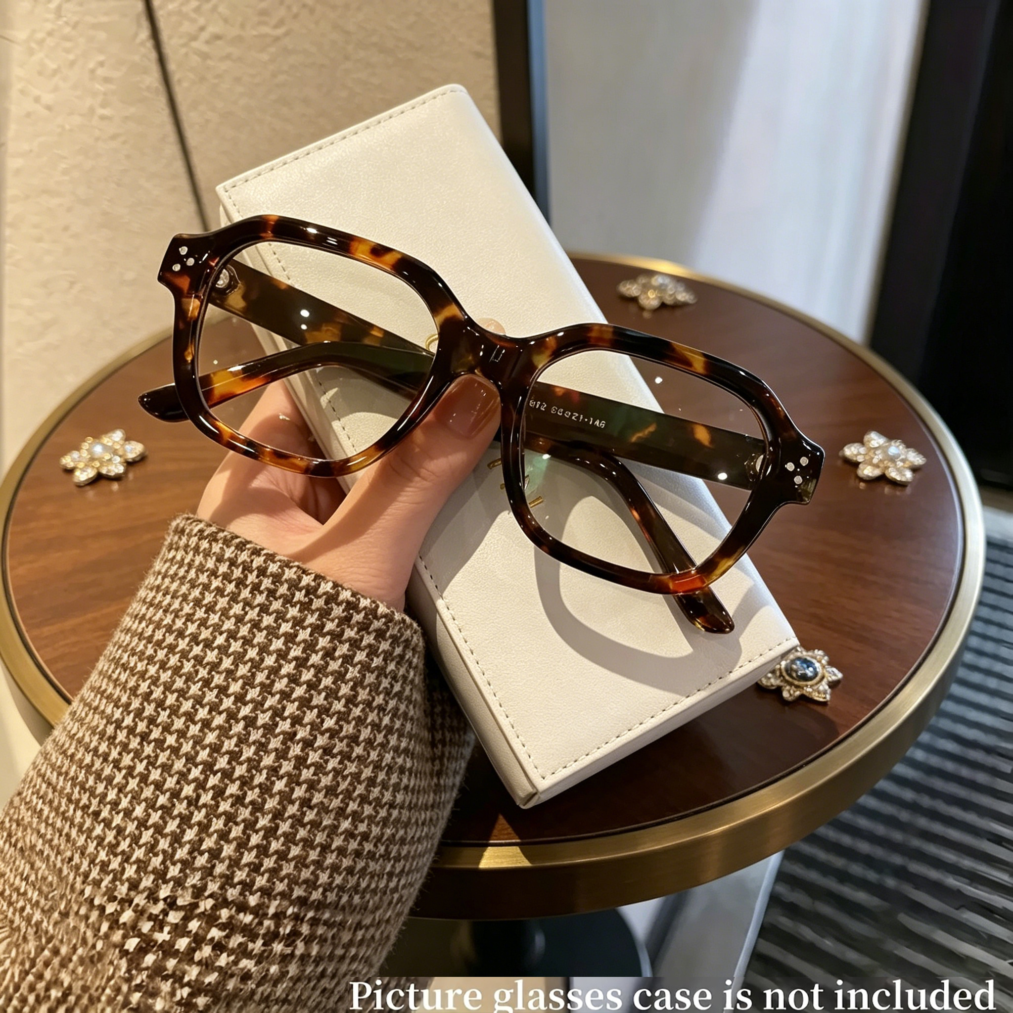 Box shaped flat light glasses  - Photography Of Lighting recension och pris