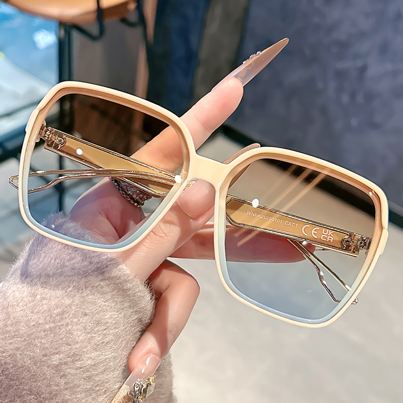 Gradual-layer khaki oversized  - Photography Of Lighting recension och pris